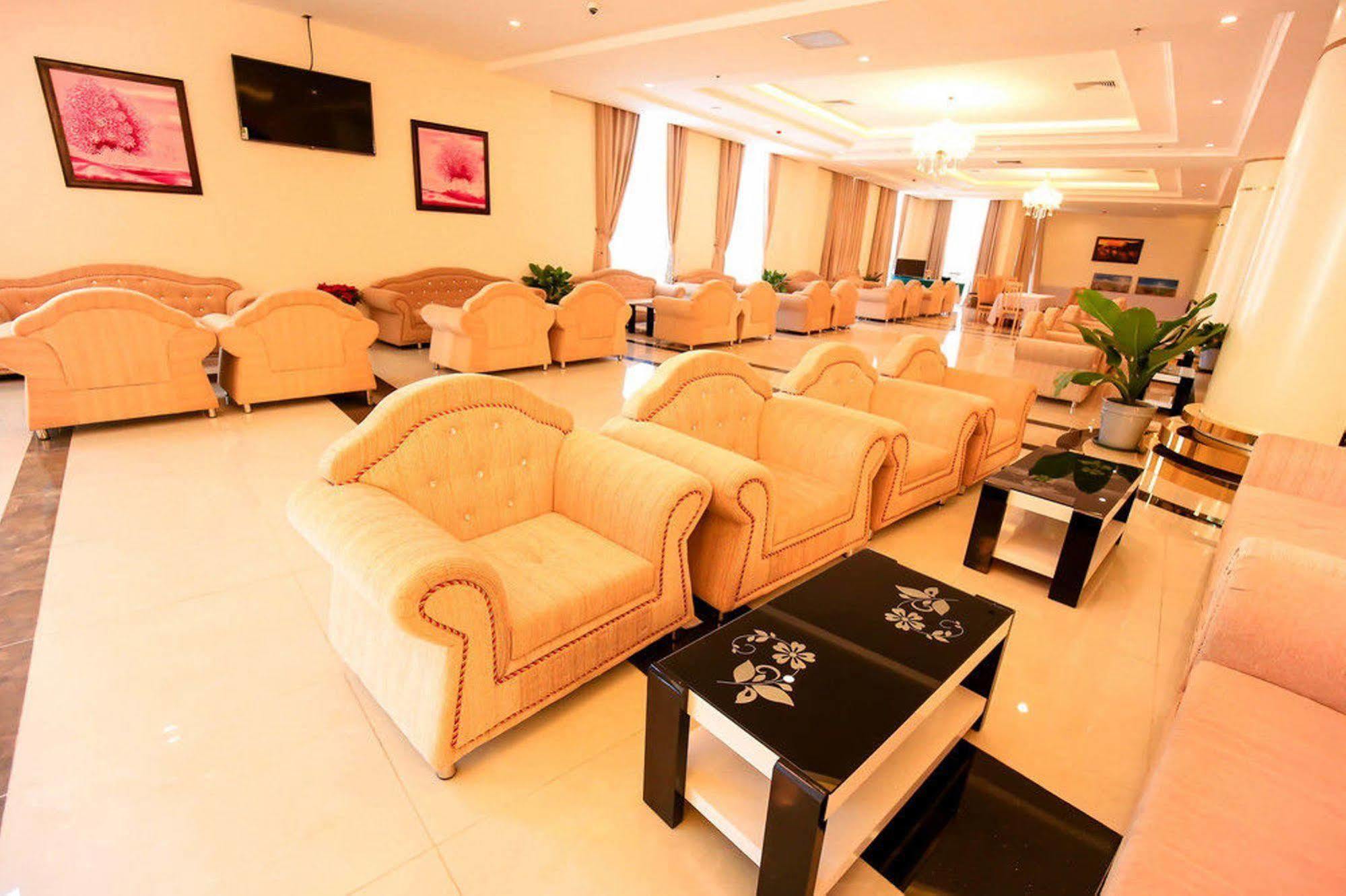 Bavico Plaza Hotel دالات المظهر الخارجي الصورة
