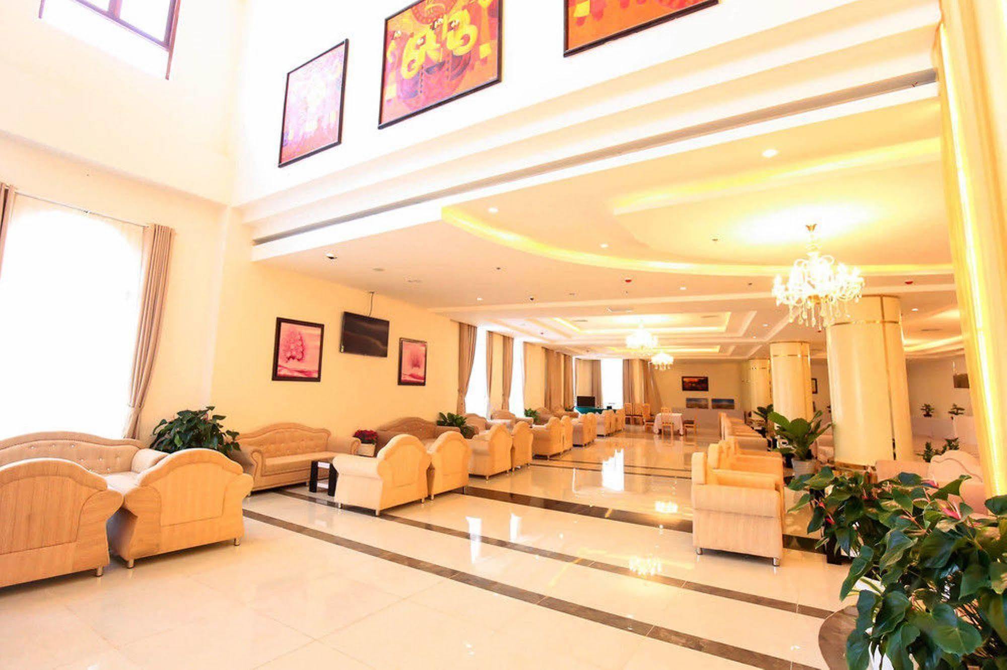 Bavico Plaza Hotel دالات المظهر الخارجي الصورة
