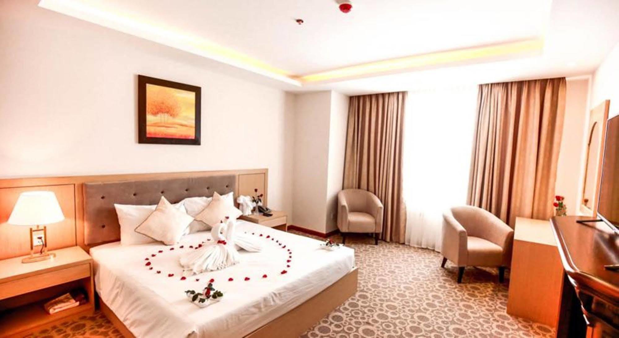 Bavico Plaza Hotel دالات المظهر الخارجي الصورة