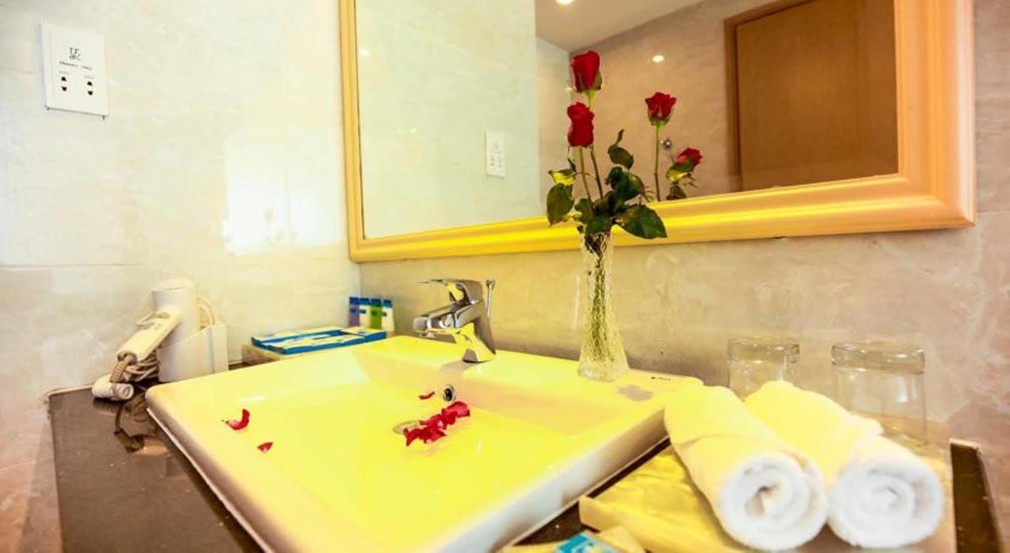 Bavico Plaza Hotel دالات المظهر الخارجي الصورة