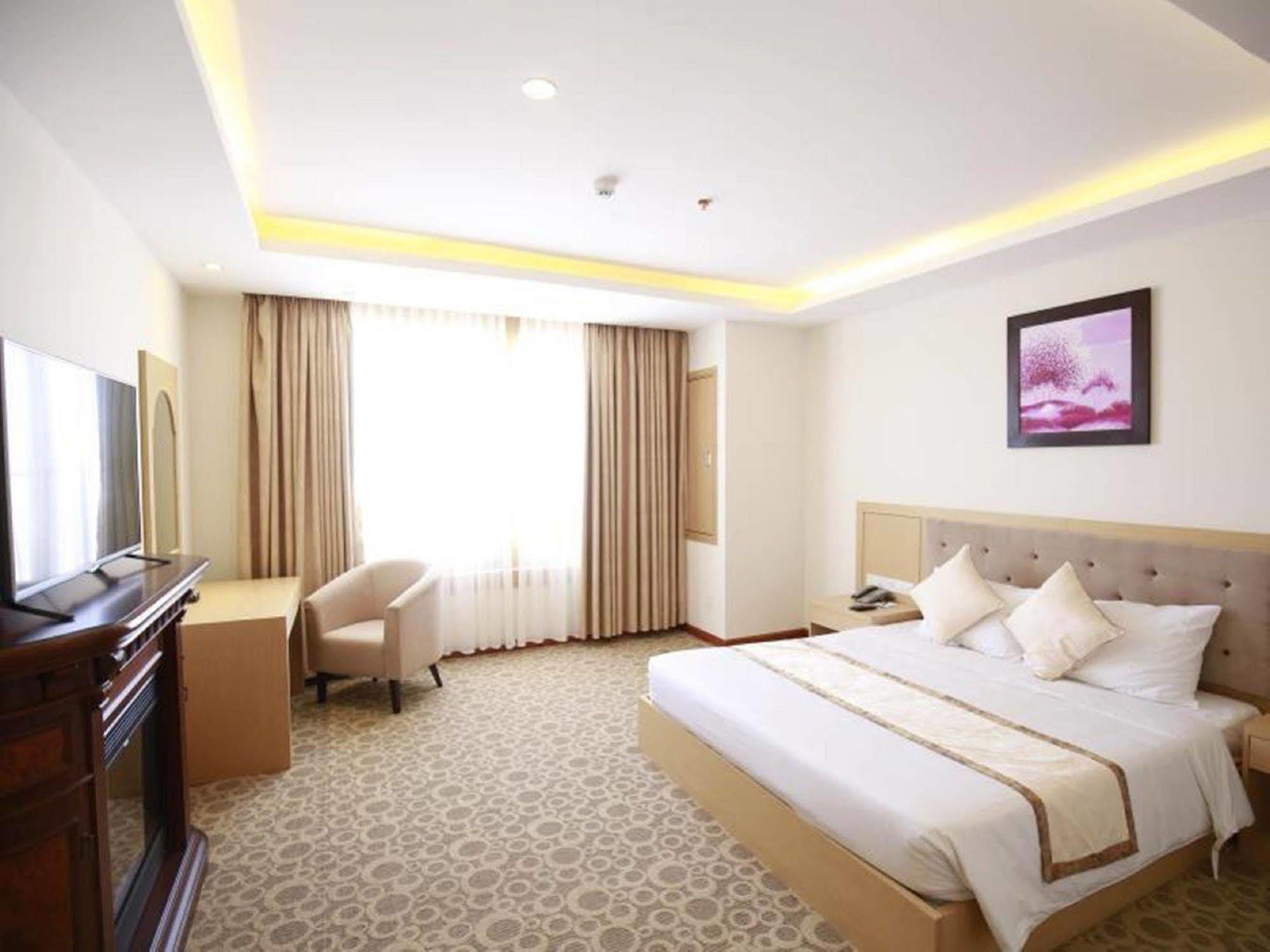 Bavico Plaza Hotel دالات المظهر الخارجي الصورة