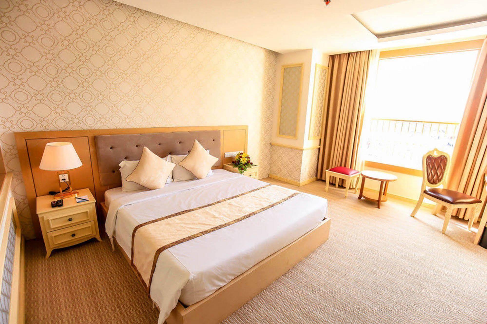 Bavico Plaza Hotel دالات المظهر الخارجي الصورة