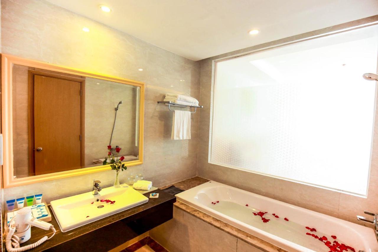 Bavico Plaza Hotel دالات المظهر الخارجي الصورة