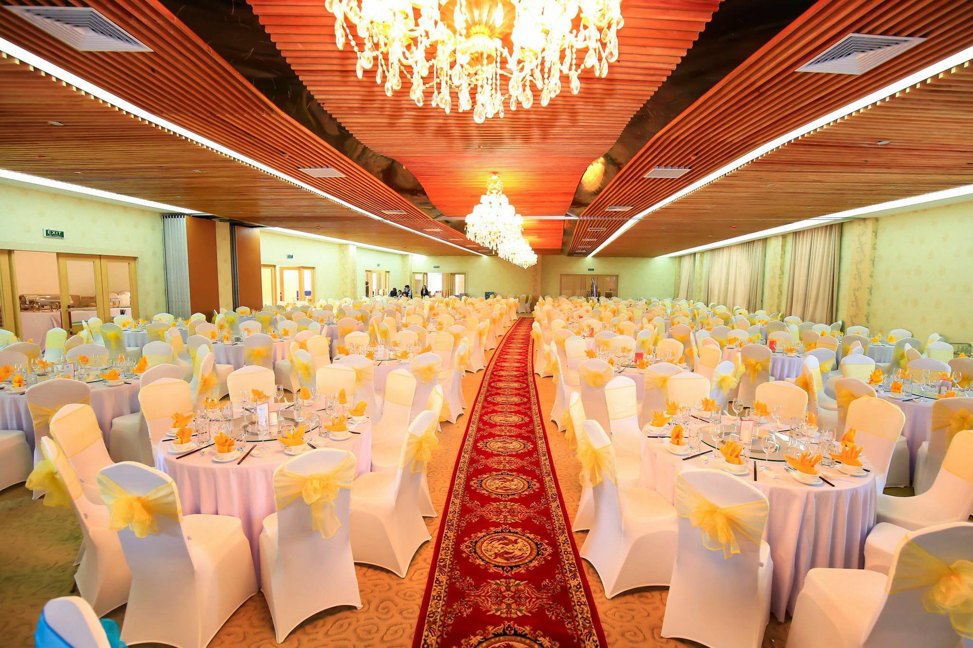 Bavico Plaza Hotel دالات المظهر الخارجي الصورة
